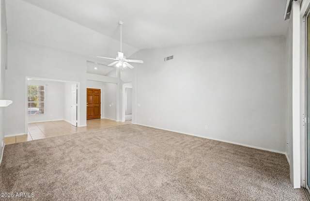 4 Bedroom Waterfront home in Gilbert Gallery 4