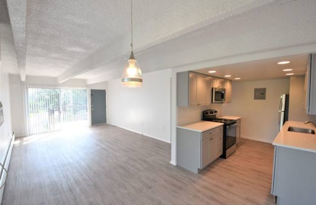 Spacious 2 Bedroom Apartment Near CU Gallery 4
