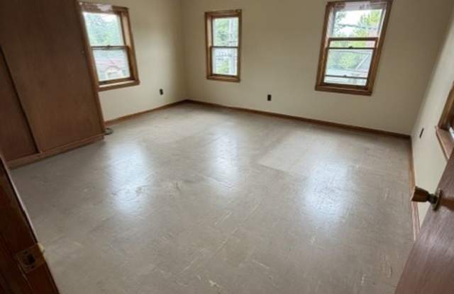 394 S Main St, Gloversville, NY 12078 Gallery 4