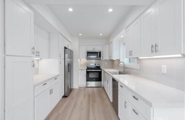 707 Orchid Avenue 1/2 photos photos