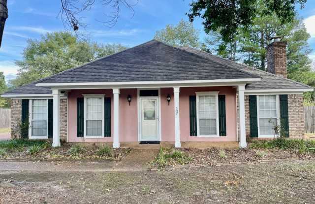 *MOVE IN SPECIAL* 3/2 Available for Rent in Madison! Cobblestone Subdivision - 552 Brookstone Circle, Madison, MS 39110