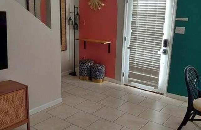 1120 Century Oaks lot: A Gallery 3