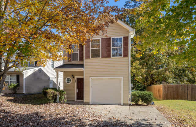 3-bedroom 2.5 bath home in Lynn Hollow - 1001 Stennis Way, Durham, NC 27703