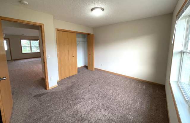 2 Bedroom, 1.5 Bath Town Home Gallery 4