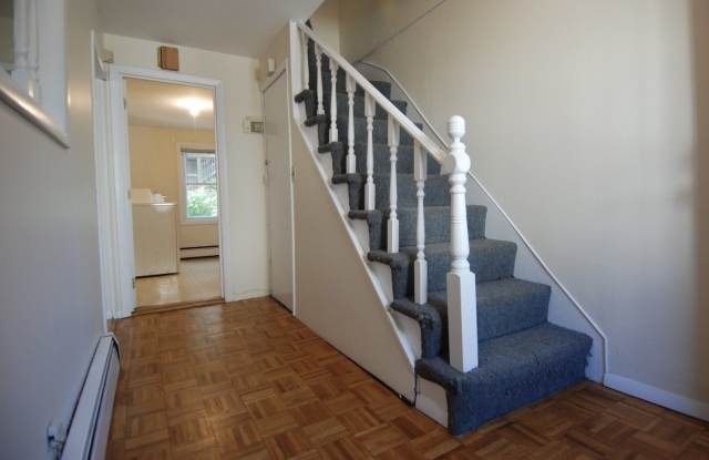 164 Bowen St photos photos