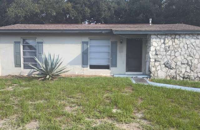 2/1 Single Family in Spring Hill photos photos