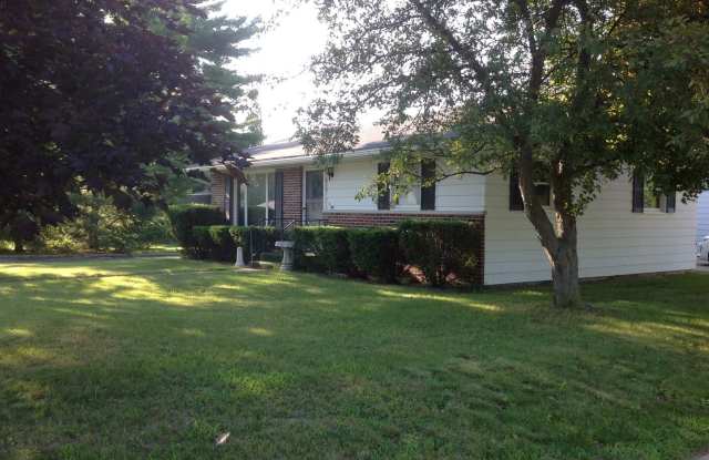 2 Bedroom 1 Bath Home in Middlebury! photos photos