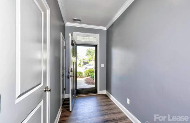 915 Emma Kate Court Gallery 2