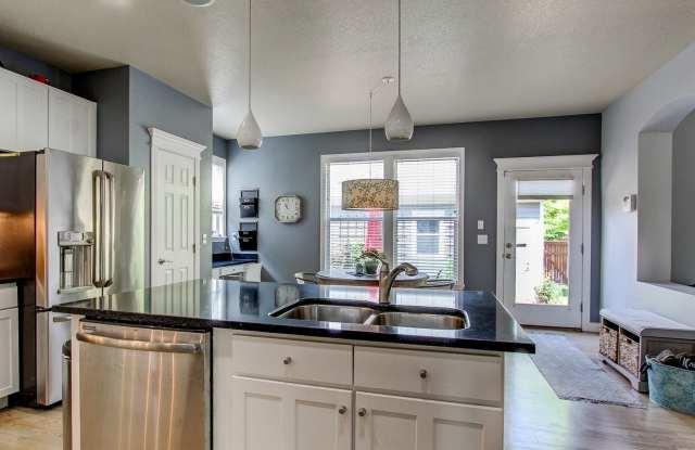 2983 Elmira St Gallery 3