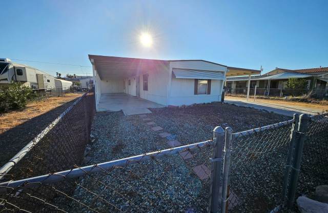 Newly Renovated 2 Bedroom Mobile in Bullhead City photos photos