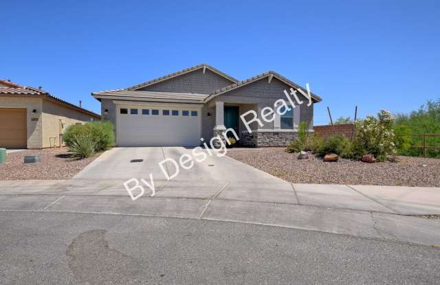 Saguaro Trails 3 Bed 2 Bath + Den Gallery 3