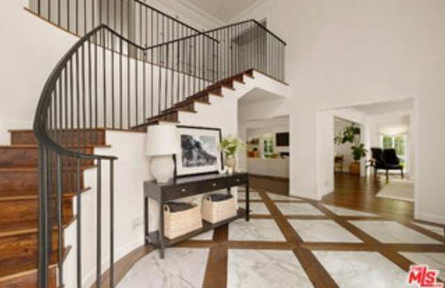 2878 Royston Place Gallery 2