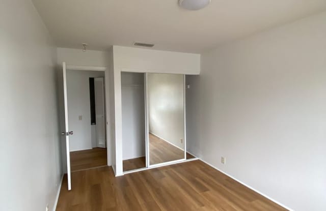 Updated 3 Bedroom, 2 Bath Pet Friendly Home with a Garage, Yard, and Central AC Gallery 4