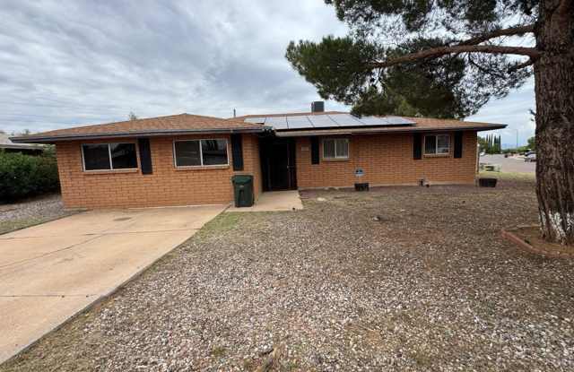 Very Nice 3-Bedroom, 2-Bath Home with Bonus Room & Solar Panels photos photos