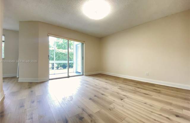 522 Trace Circle Gallery 2