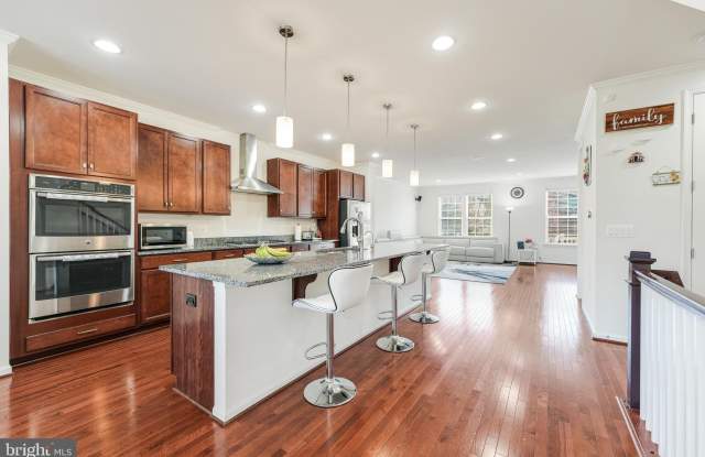 21523 WILLOW BREEZE Square Gallery 4