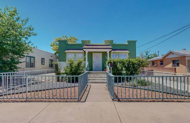 Two Bedroom One Bath home or sweet little home/office photos photos
