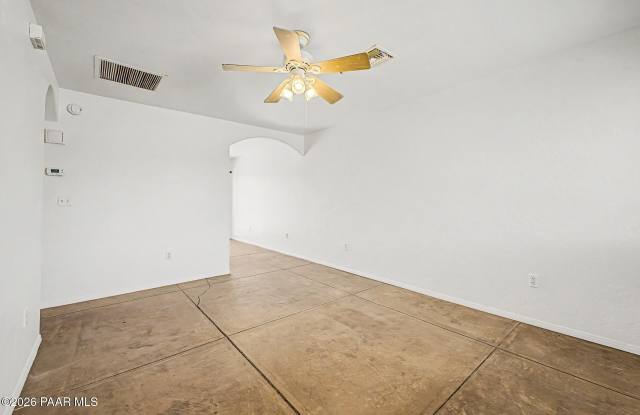 5636 E 26th Street Gallery 3