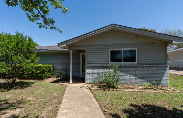 725 Bellaire Dr - 725 Bellaire Drive, Woodway, TX 76712