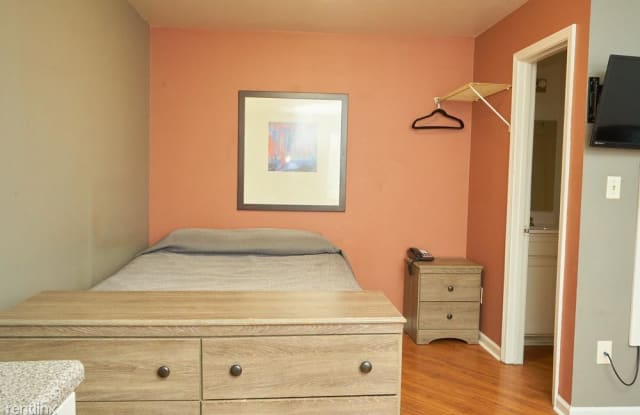 Siegel Select Chattanooga 1 - 6860 Lee Highway, Chattanooga, TN 37421