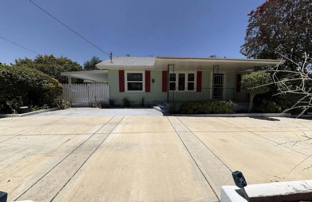 1320 E. Colton Ave. - 3 Bedroom, 1 Bath Plus Office Space Home Available Now! photos photos