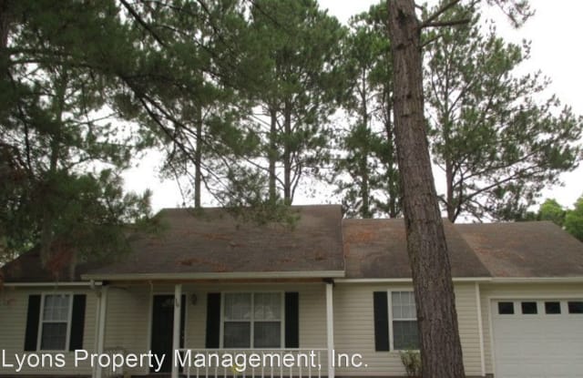 19 WHISPERING PINES CIR - 19 Whispering Pines Cir, Lakeland, GA 31635