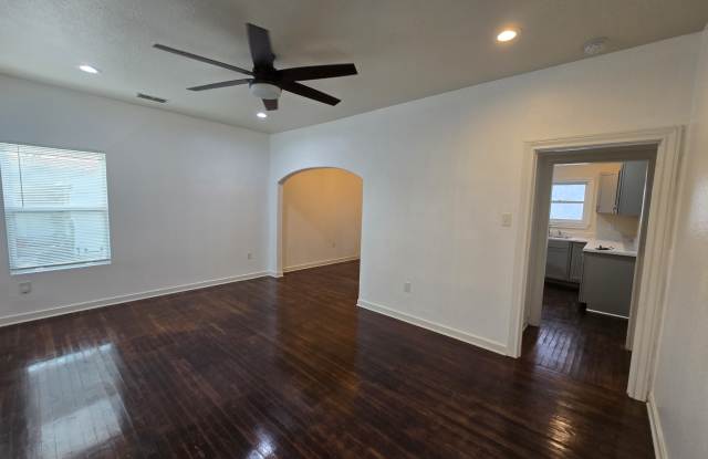 809 Elmwood Drive photos photos 809 Elmwood Drive photos photos