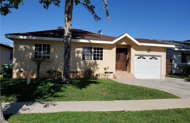 5642 Lasaine Avenue - 5642 Lasaine Avenue, Los Angeles, CA 91316