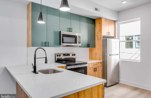 1221 W LEHIGH Avenue unit: C photos photos