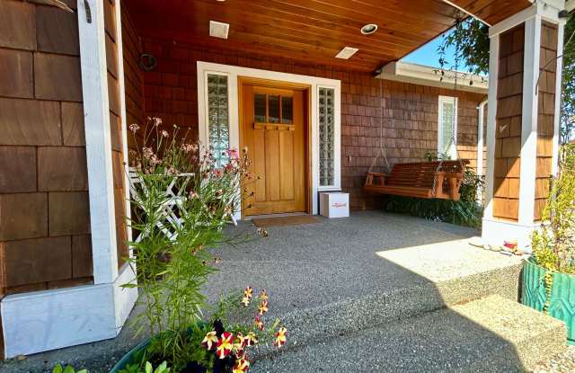 1611 S 34th St Bellingham- View of The Bay! photos photos