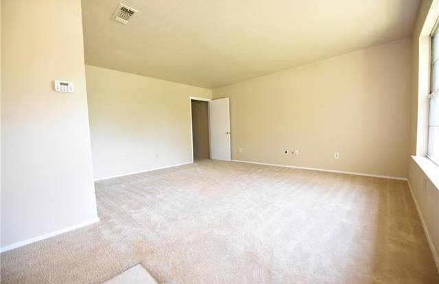 5821 Westcrest Drive W Gallery 3