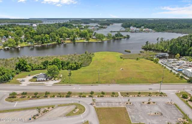 129 Old Bridge Street - 129 Old Bridge Street, Jacksonville, NC 28540