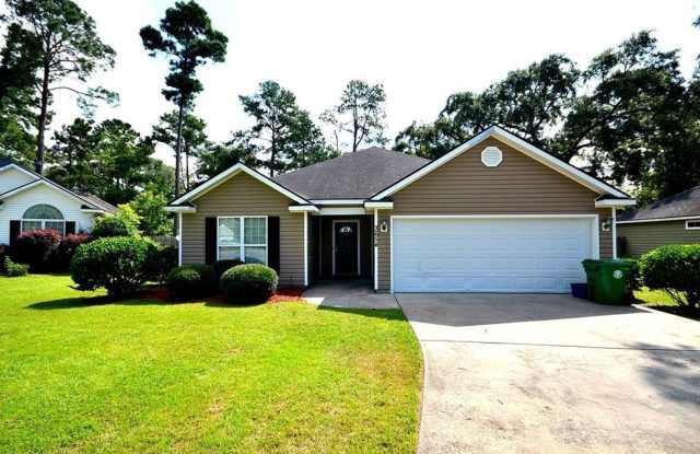 Spacious 3-Bedroom Home with Modern Amenities in Valdosta! Fenced in Backyard! photos photos