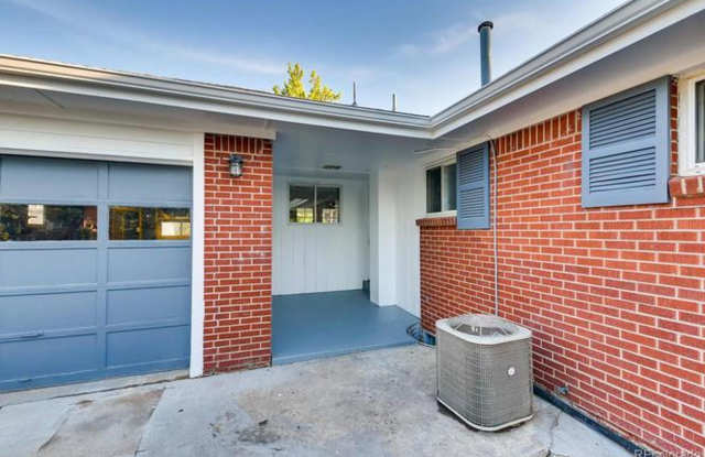 Coming Soon! 5BR/2BA | Newly Renovated Single Family Home | 1-Car Garage Parking | Fenced yard! Gallery 3