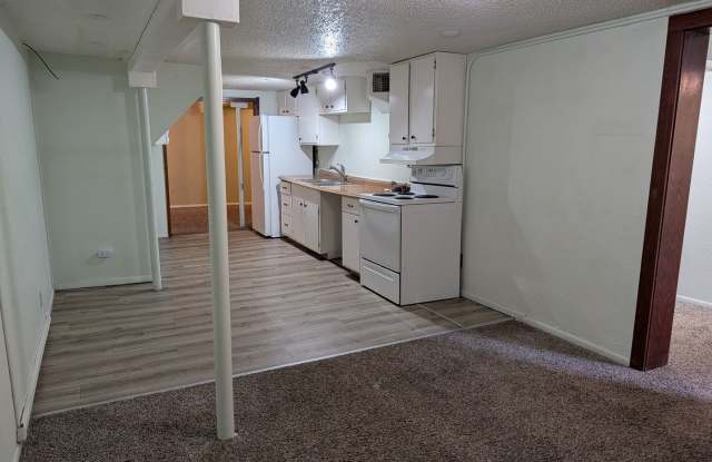 Colorado Ave 2209 W. Gallery 4