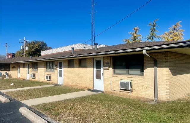 205 N Shamrock Street - 205 North Shamrock Street, East Alton, IL 62024