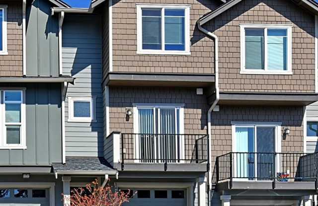 Luxury 3 Bedroom Townhome - Avail Now! photos photos Luxury 3 Bedroom Townhome - Avail Now! photos photos
