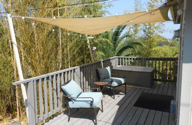 Furnished Studio  - AVAILABLE FOR MOVE IN! Gallery 3