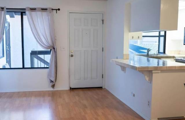 4355 Rialto St Apt 4 Gallery 1