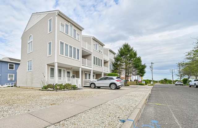 518 W Brigantine Ave photos photos