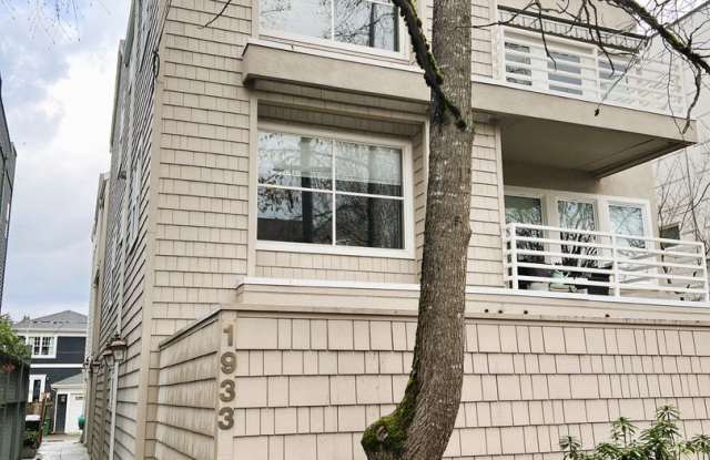 Stunning 2 Bedroom Townhouse Just Steps to the Beach in Madison Park! photos photos
