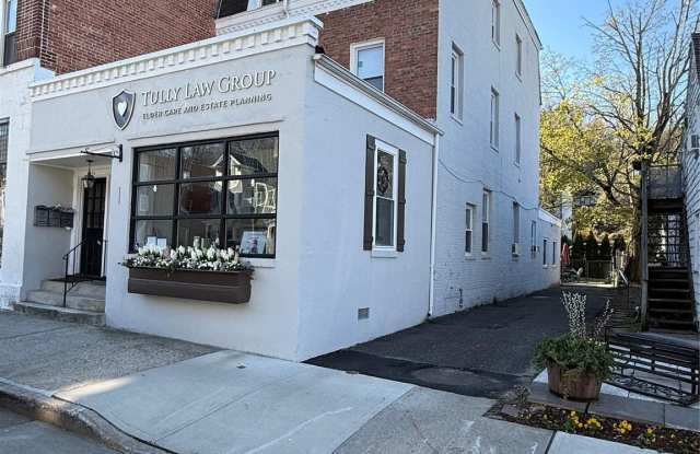 156 Main Street Gallery 1