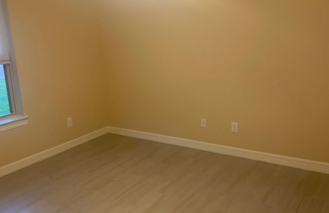 320 Gage Avenue Gallery 4