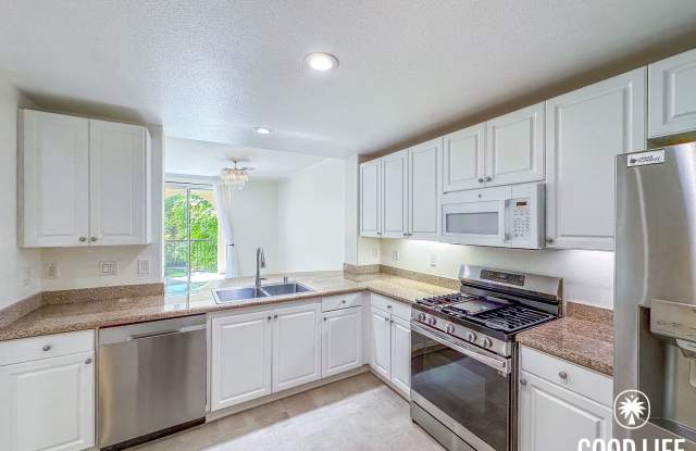 OC: Spacious 2BD/2.5BA Condo in Irvine with Resort-Style Amenities, Private Balcony & In-Unit Laundry & 2 Parking Spaces photos photos