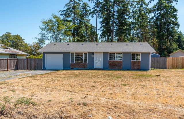 Single Level Pet Friendly Home near Ft. Nugent Park - 1034 Ridgeway Drive, Island County, WA 98277