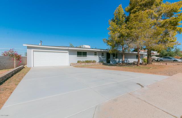 9816 N 16TH Place Gallery 2
