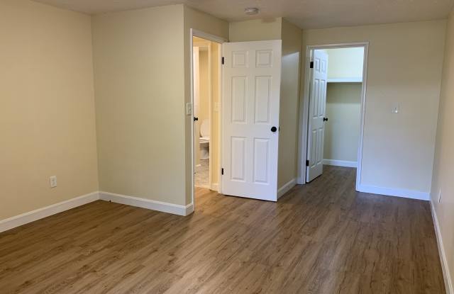 Essex Apartments Gallery 4