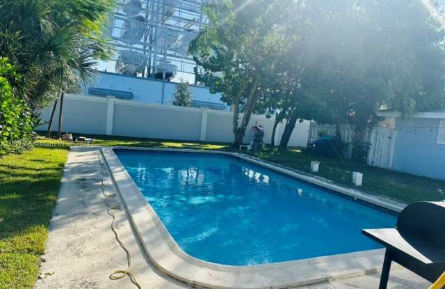 1810 Southwest 22nd Avenue - 1810 Southwest 22nd Avenue, Fort Lauderdale, FL 33312