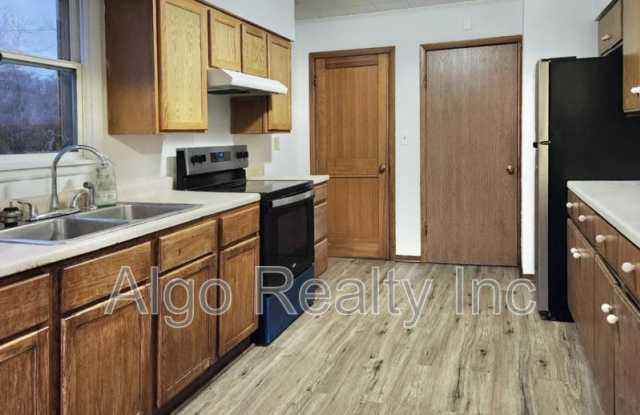 1345 Arkwright Street North photos photos