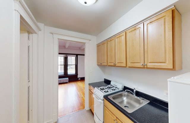 5474-5480 S. Hyde Park Boulevard Gallery 4